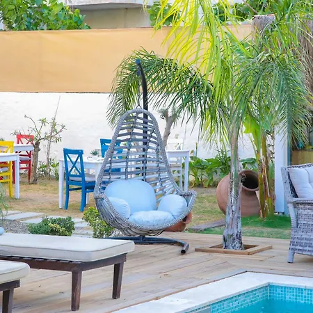 Londia Ξενοδοχείο *